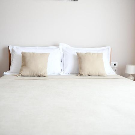 Guesthouse Leo بيرات المظهر الخارجي الصورة