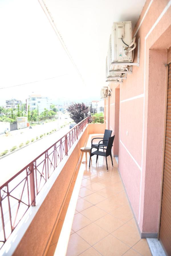 Guesthouse Leo بيرات المظهر الخارجي الصورة