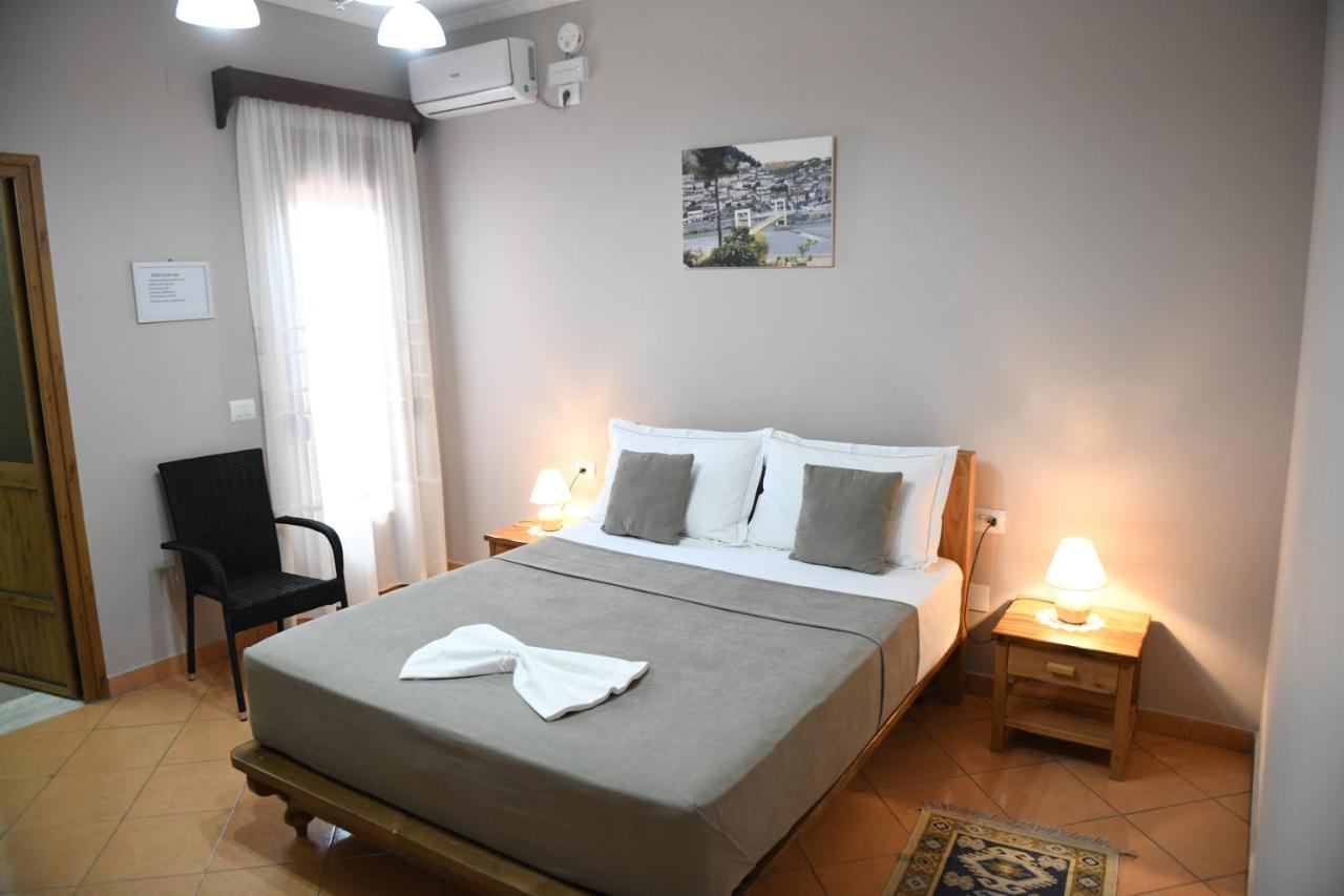 Guesthouse Leo بيرات المظهر الخارجي الصورة
